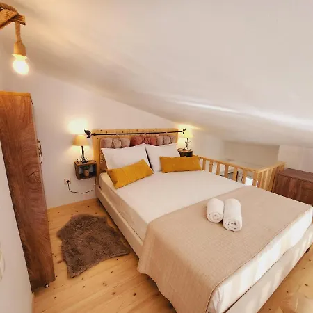 Luxury Loft Vivian * 파트라